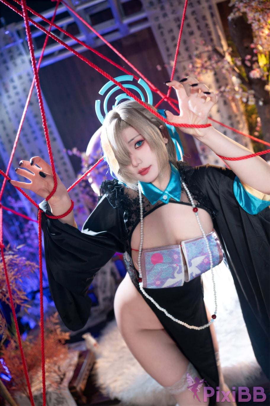 Cosplayer Xinglan is Lanlan and her name Lanmei. Blue Archive Asuna Ichinomo zombie girl PixiBB.COM 005