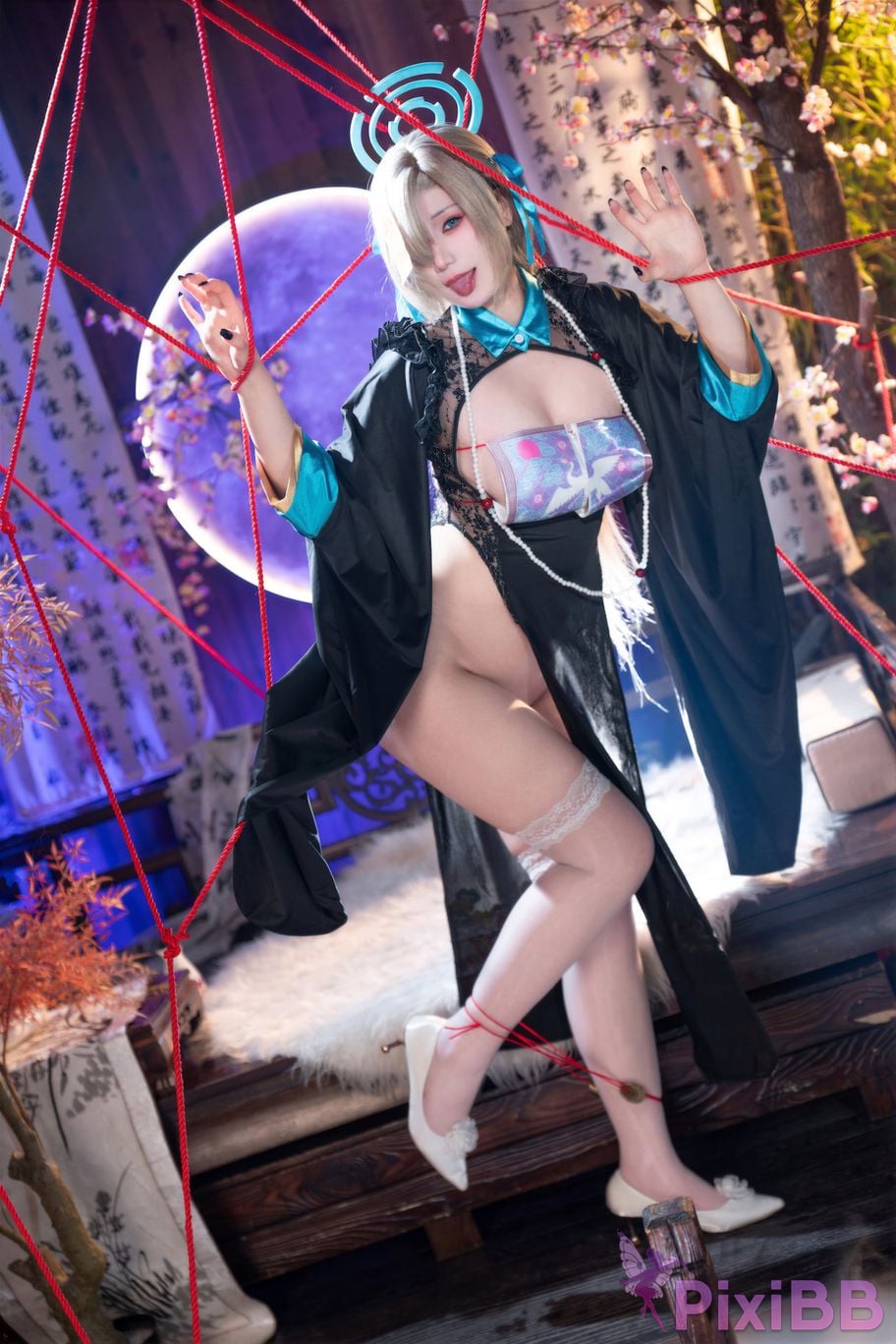 Cosplayer Xinglan is Lanlan and her name Lanmei. Blue Archive Asuna Ichinomo zombie girl PixiBB.COM 038