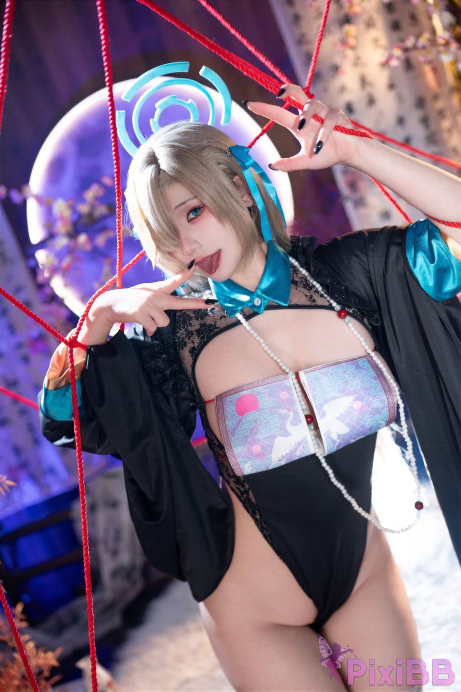 Cosplayer Xinglan is Lanlan and her name Lanmei. Blue Archive Asuna Ichinomo zombie girl PixiBB.COM 040