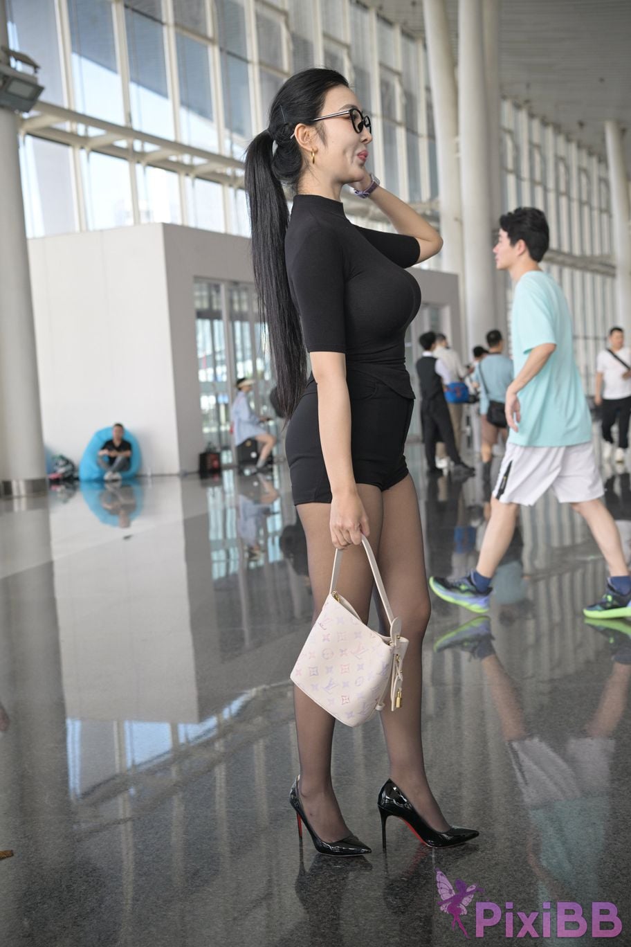 Featured Street Photography Works No.5651 Black stockings with fragrance PixiBB.COM 062