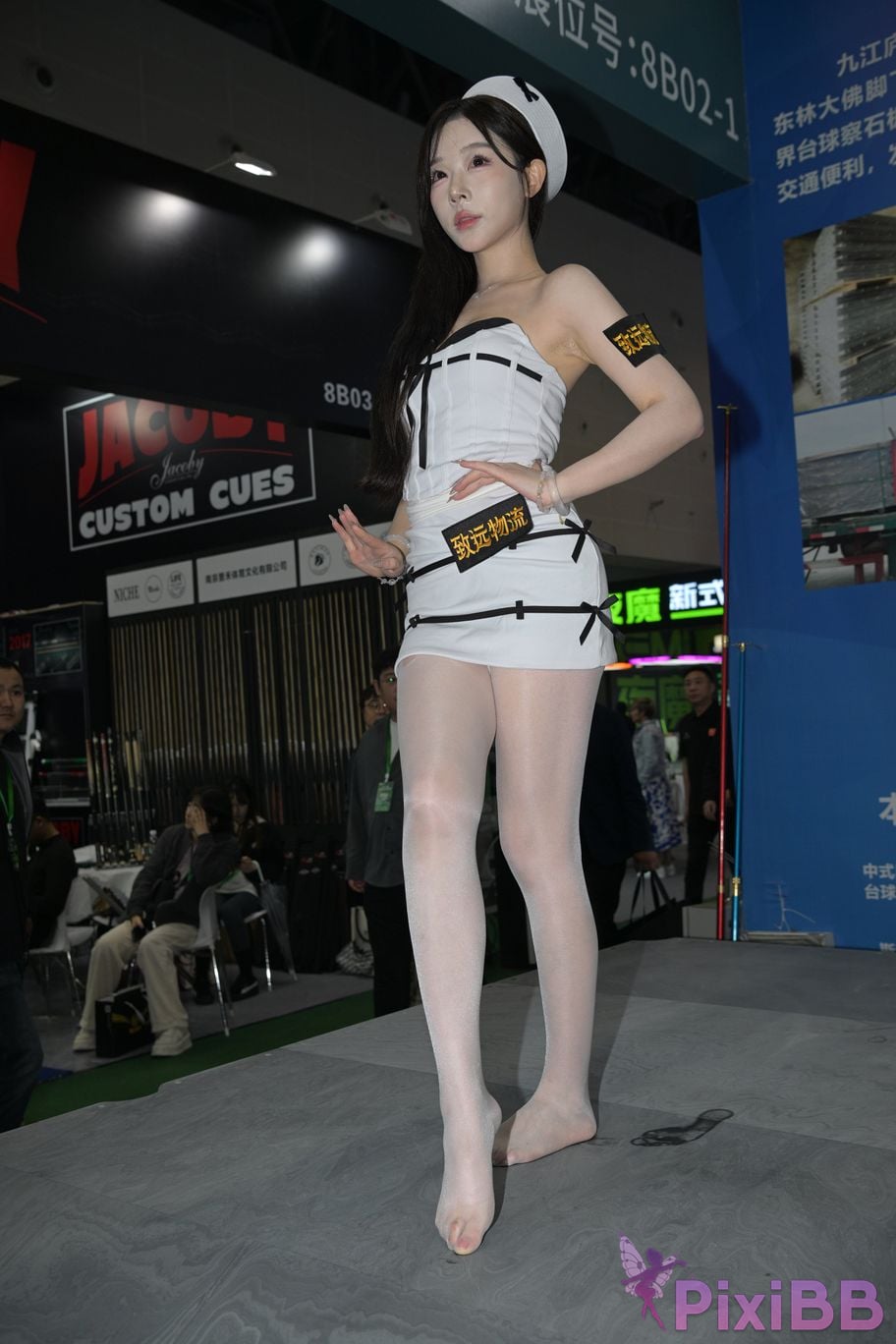 Featured Street Photography Works No.5655 Cute girl with white silk stockings PixiBB.COM 008