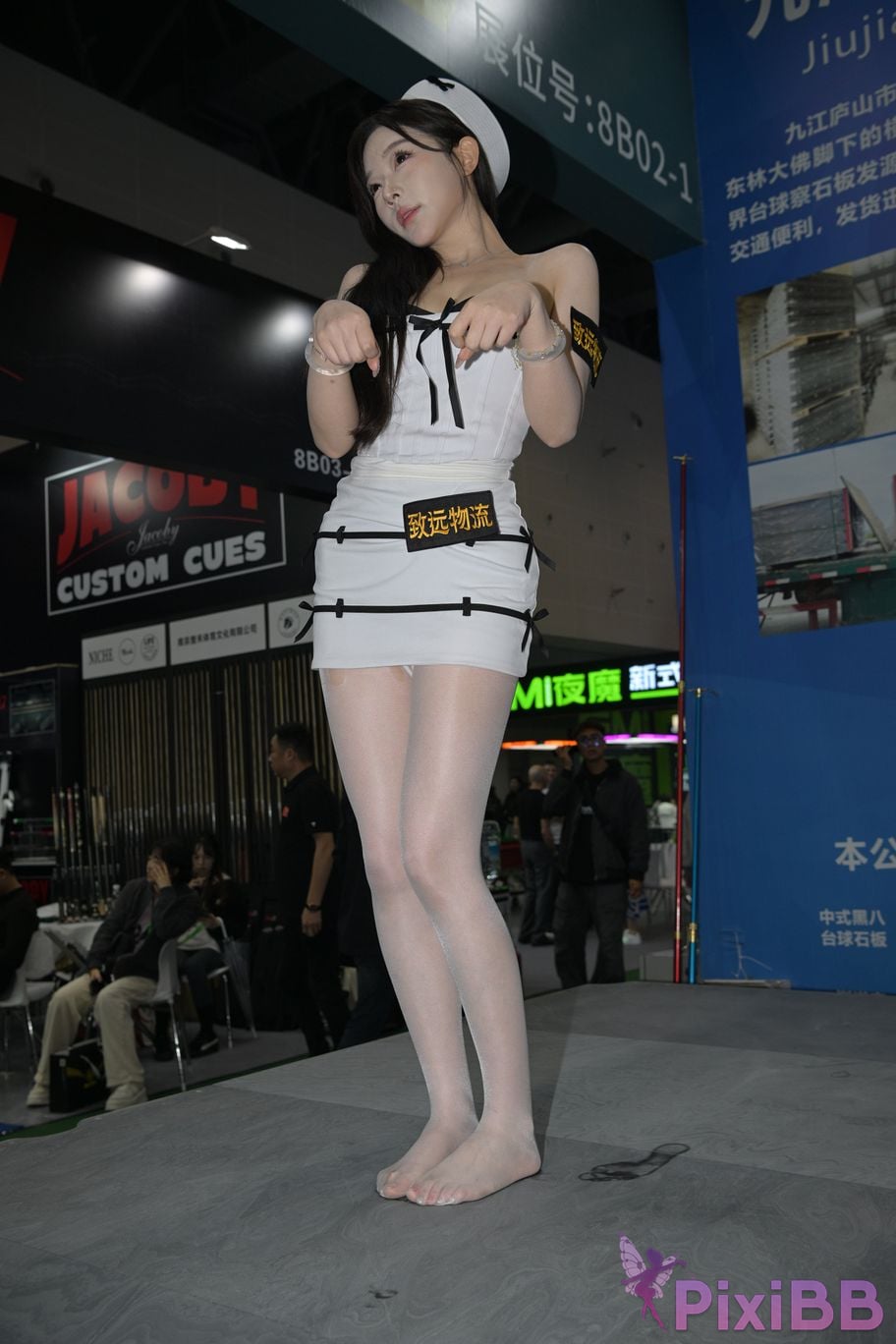 Featured Street Photography Works No.5655 Cute girl with white silk stockings PixiBB.COM 013