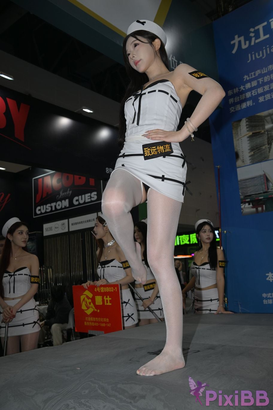 Featured Street Photography Works No.5655 Cute girl with white silk stockings PixiBB.COM 029