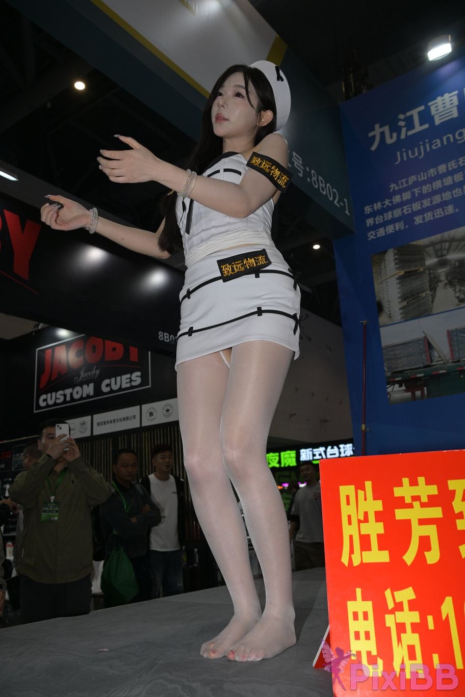 Featured Street Photography Works No.5655 Cute girl with white silk stockings PixiBB.COM 111