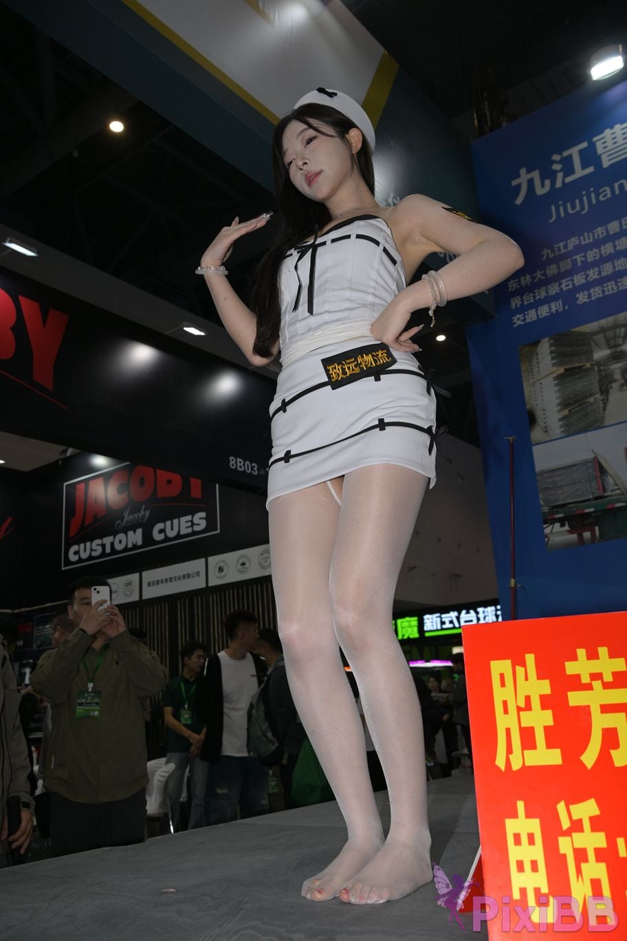 Featured Street Photography Works No.5655 Cute girl with white silk stockings PixiBB.COM 113