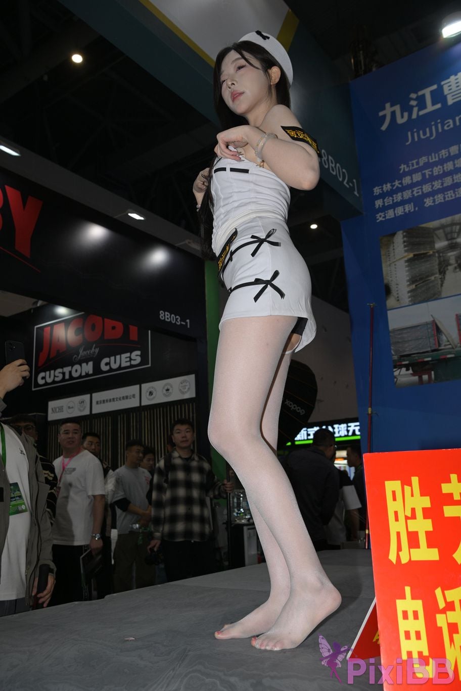 Featured Street Photography Works No.5655 Cute girl with white silk stockings PixiBB.COM 116