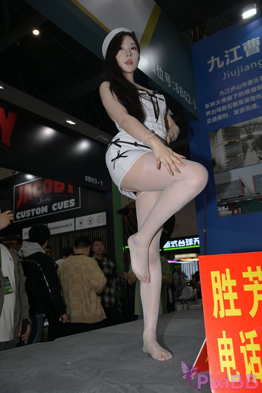 Featured Street Photography Works No.5655 Cute girl with white silk stockings PixiBB.COM 119