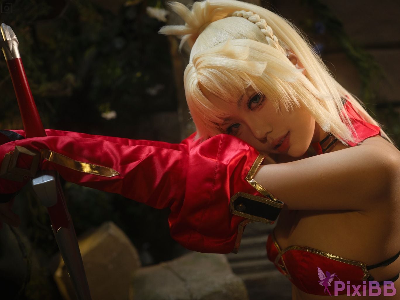 Cosplayer Huli raccoon Mordred PixiBB.COM 009