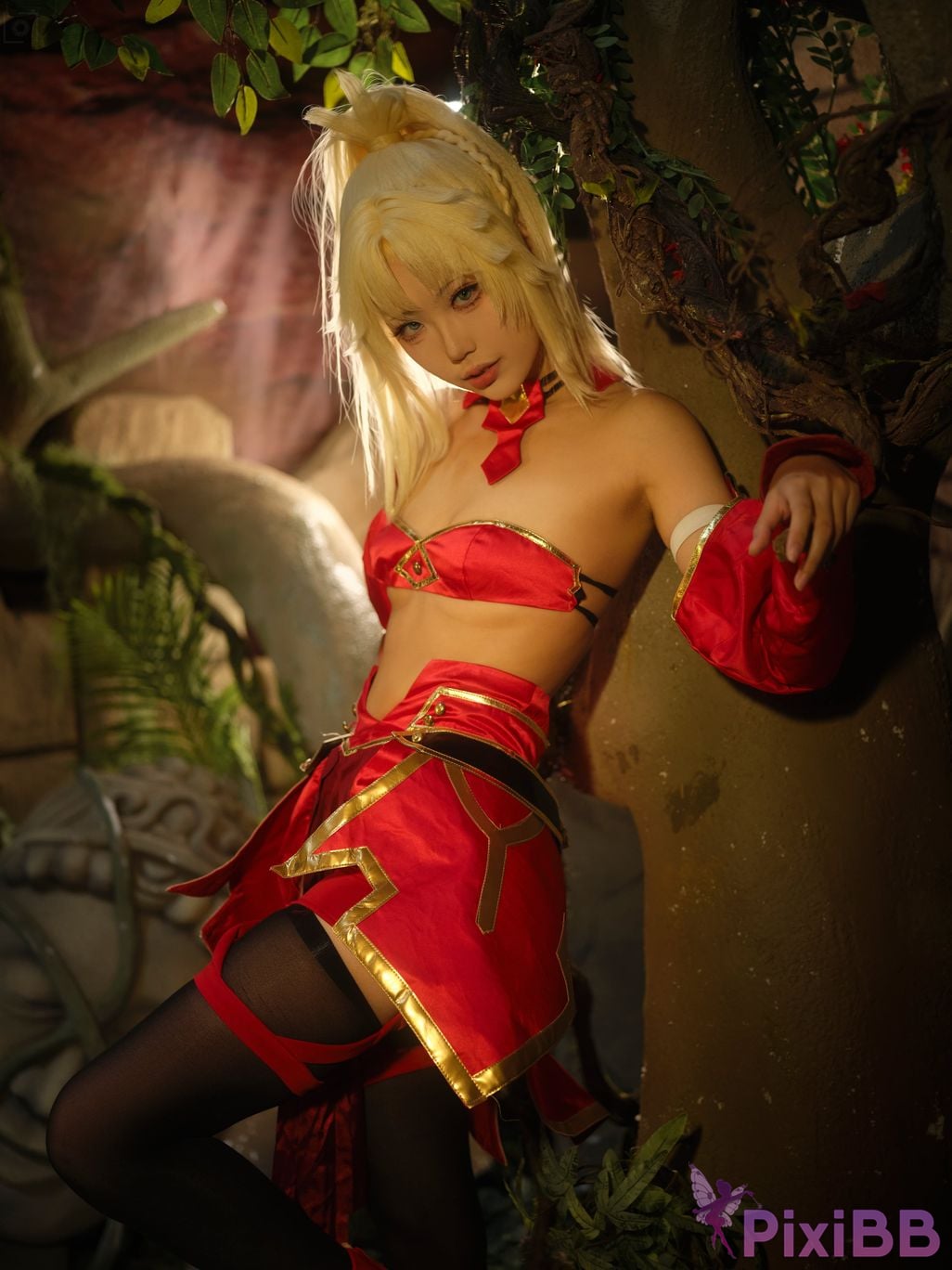 Cosplayer Huli raccoon Mordred PixiBB.COM 011