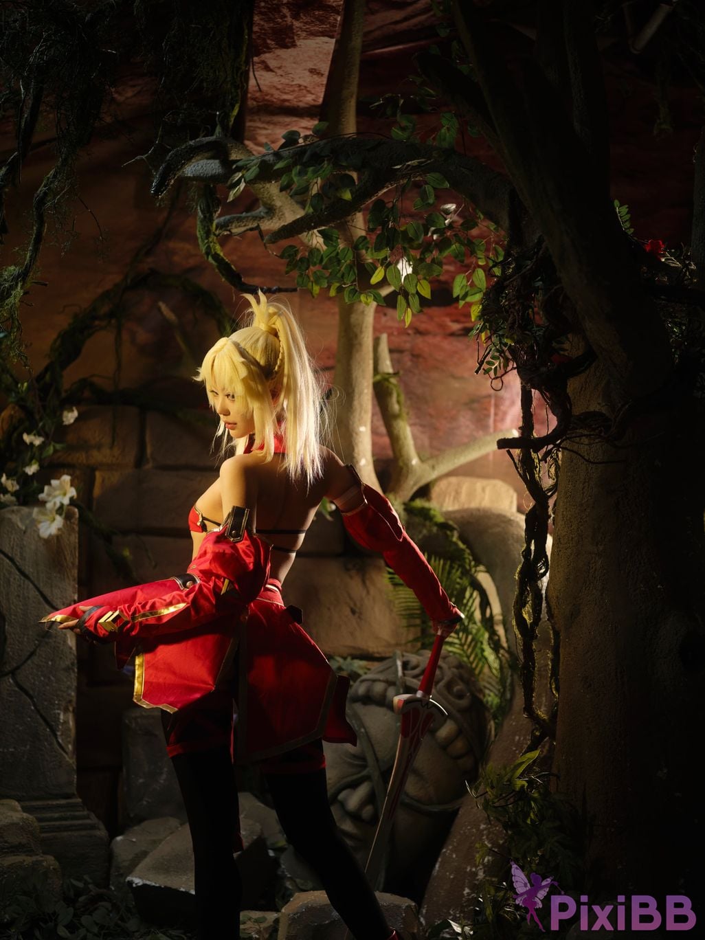 Cosplayer Huli raccoon Mordred PixiBB.COM 012