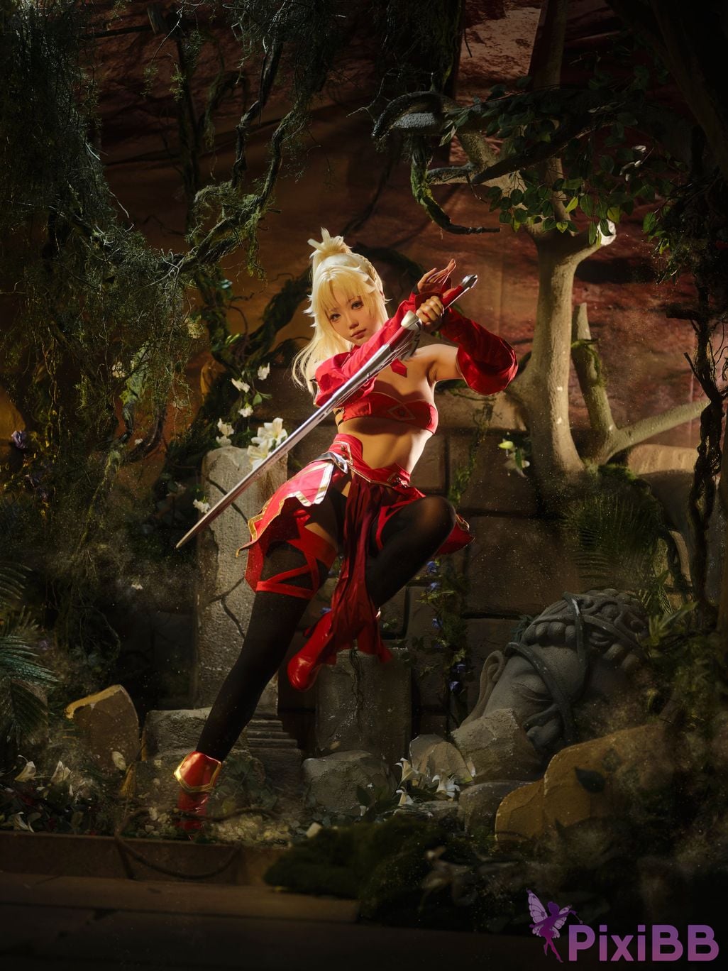 Cosplayer Huli raccoon Mordred PixiBB.COM 014
