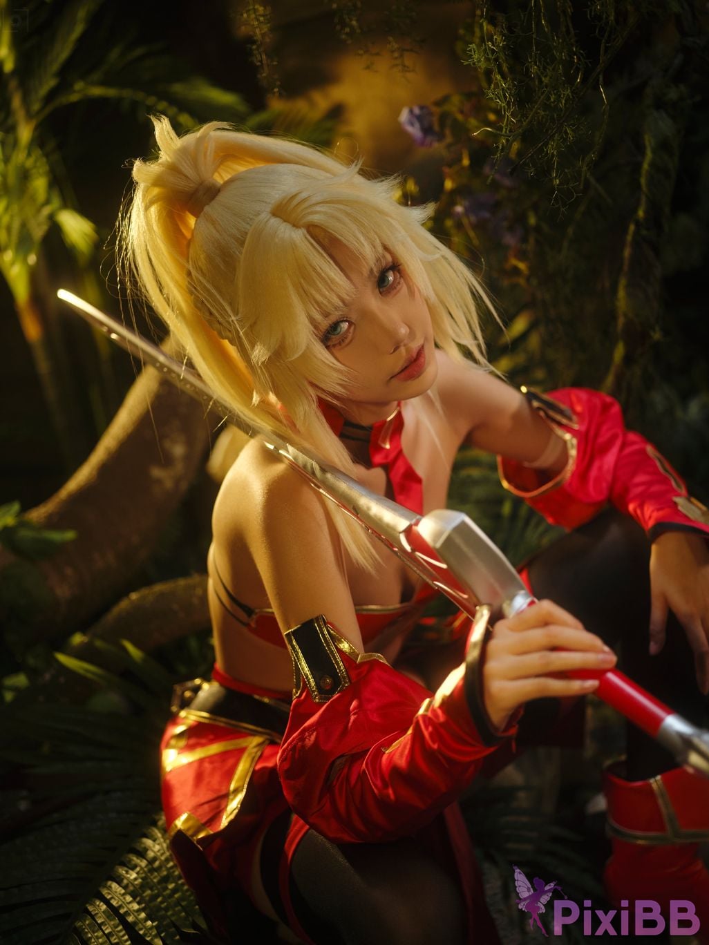 Cosplayer Huli raccoon Mordred PixiBB.COM 020