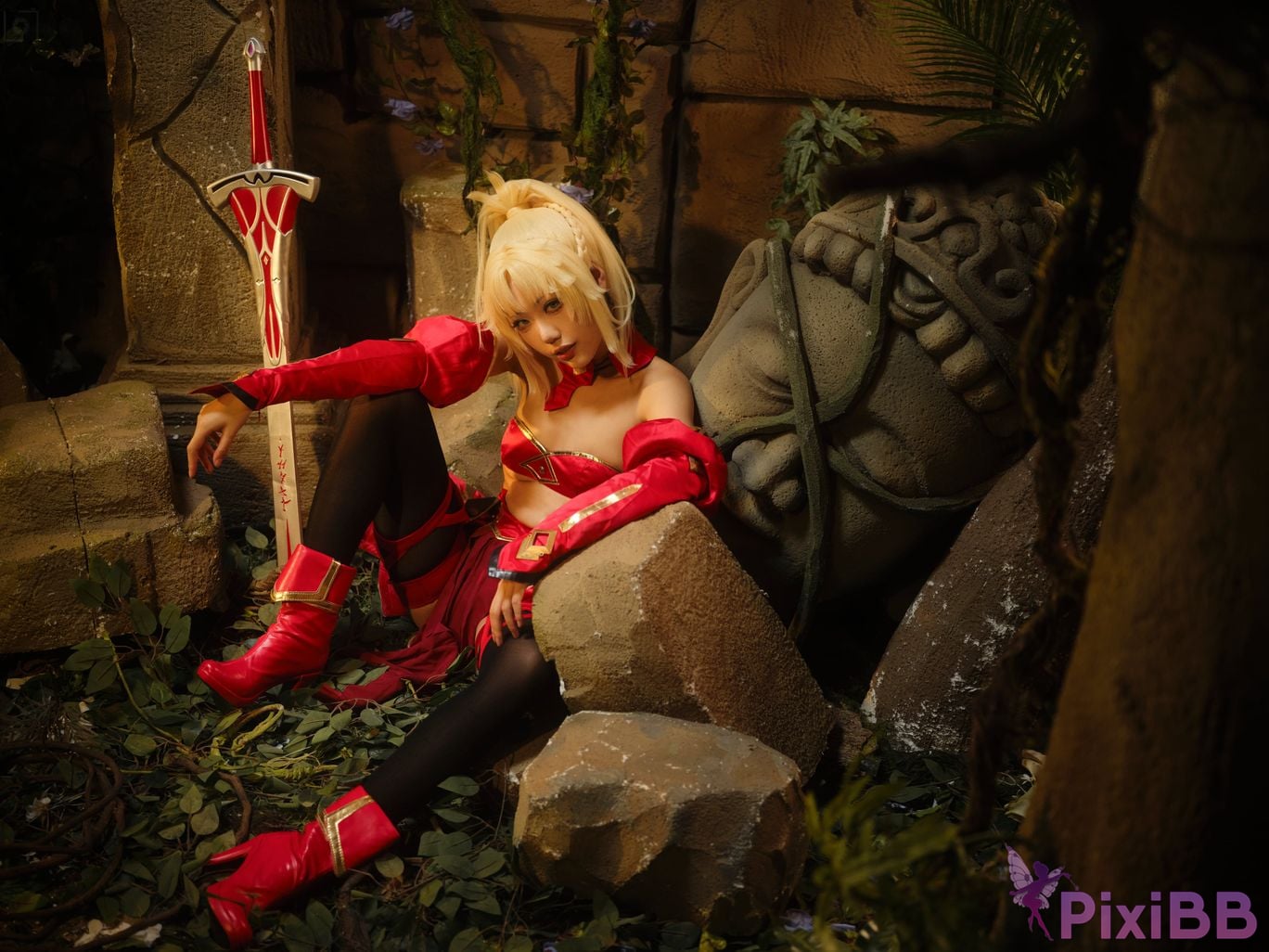Cosplayer Huli raccoon Mordred PixiBB.COM 022