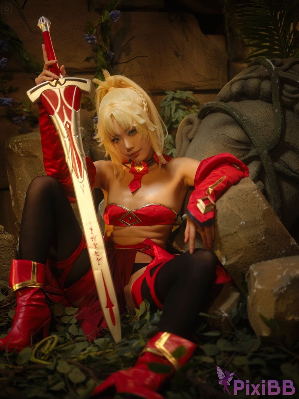 Cosplayer Huli raccoon Mordred PixiBB.COM 024