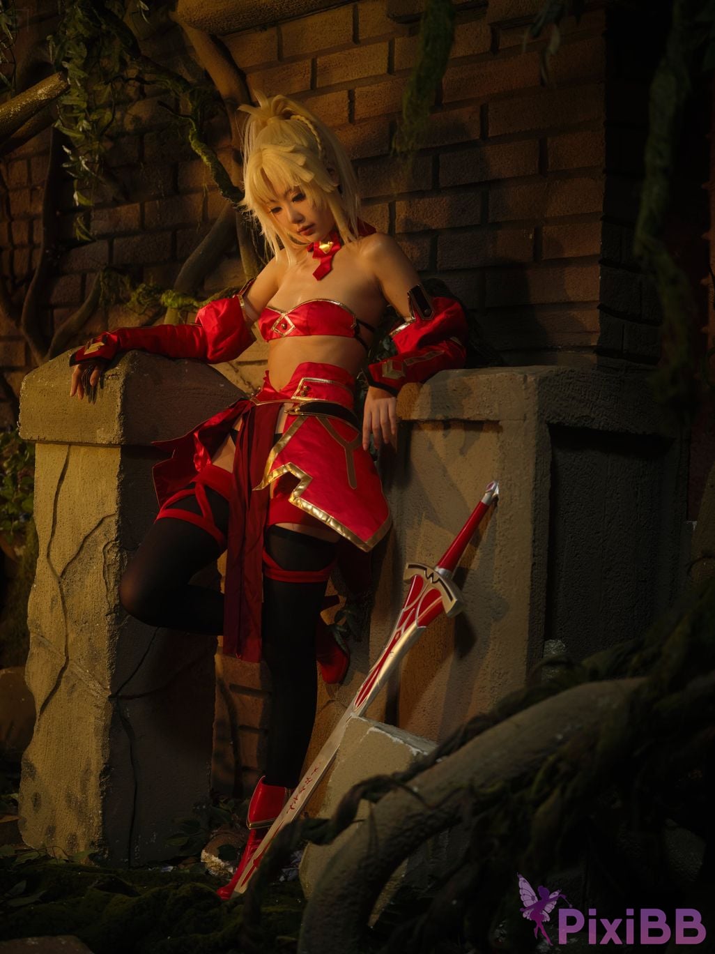 Cosplayer Huli raccoon Mordred PixiBB.COM 029