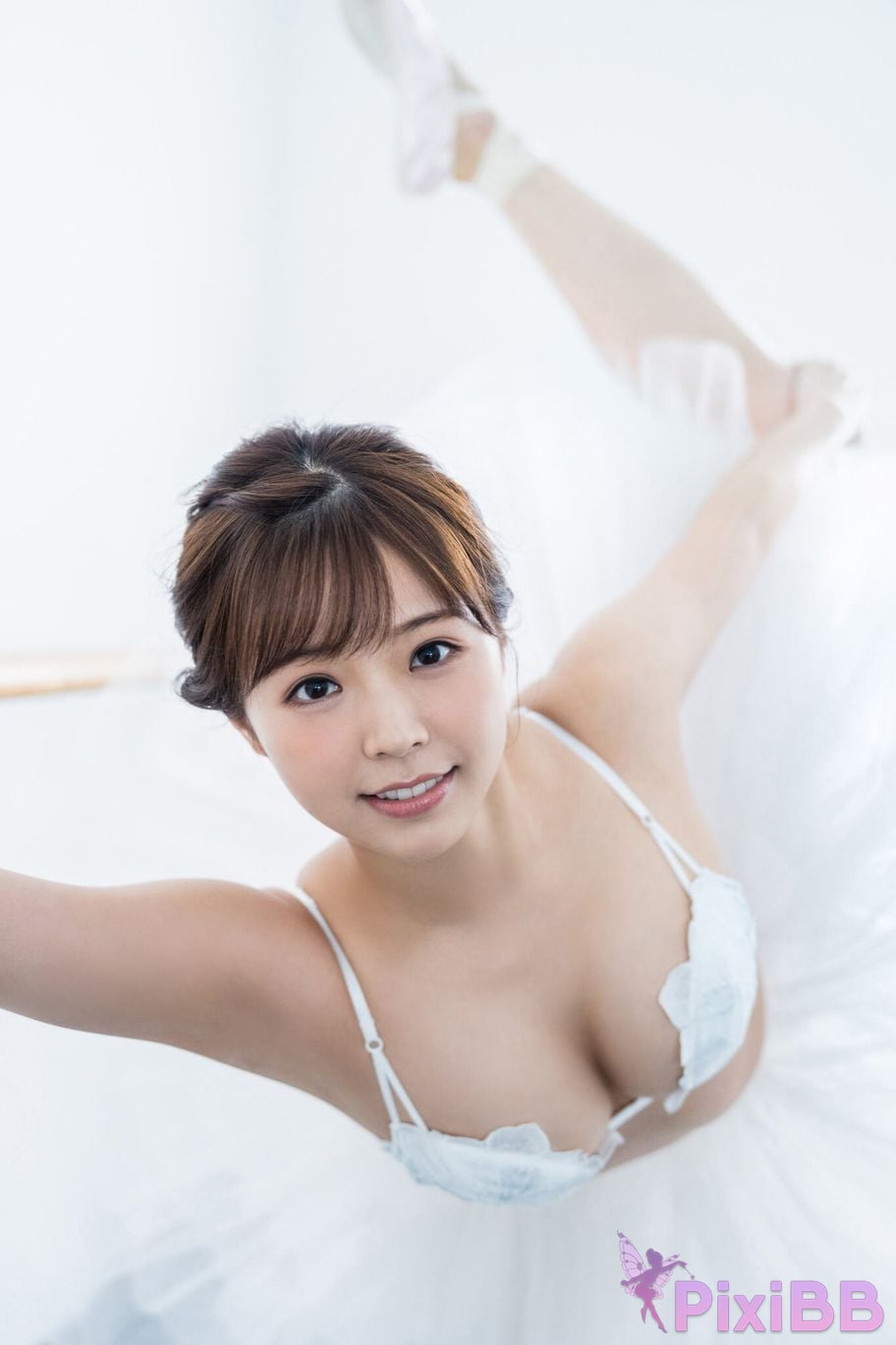 Japanese Idol Natsuki Kawamura classical ballet in a swimsuit Yanmaga digital photo book PixiBB.COM 009