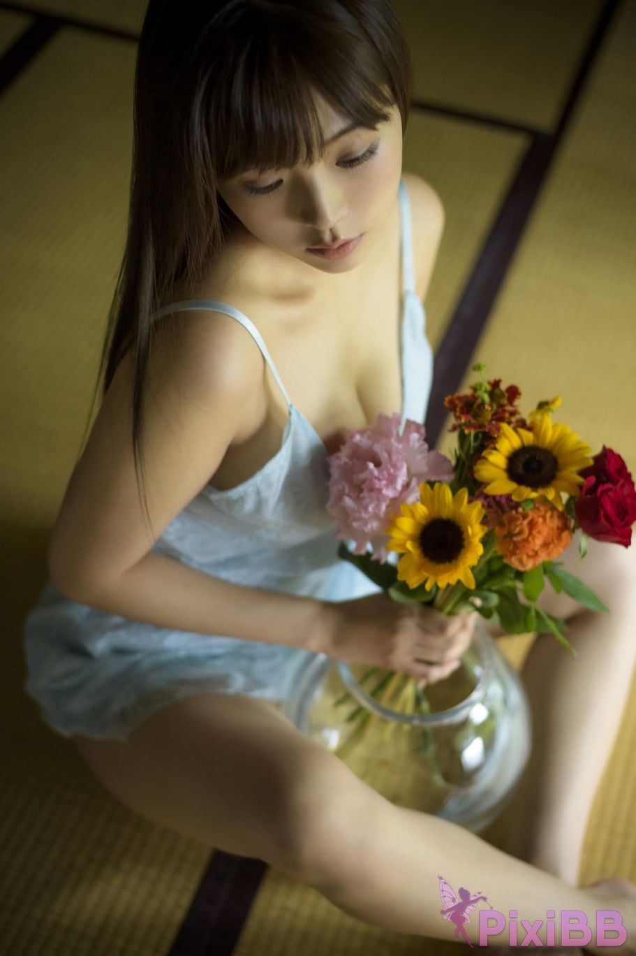 Japanese Idol Natsuki Kawamura FRIDAY digital photo book The body I want to embrace Vol.1 PixiBB.COM 045