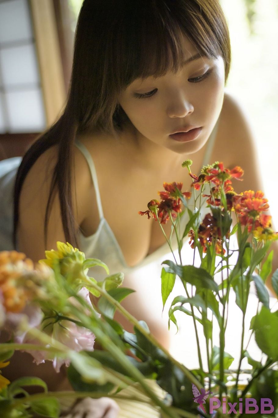 Japanese Idol Natsuki Kawamura FRIDAY digital photo book The body I want to embrace Vol.1 PixiBB.COM 049