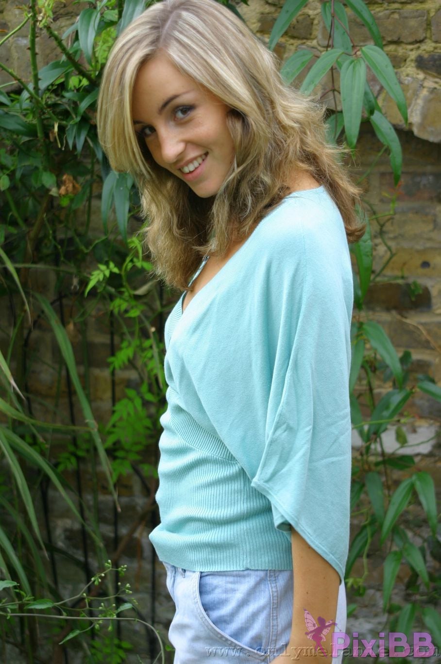 onlymelanie onlymelanie 109 043 PixiBB.COM