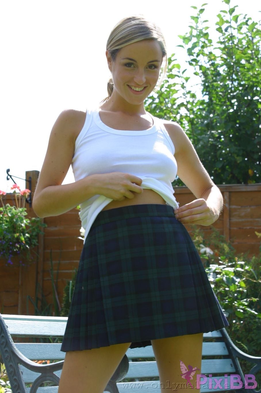 onlymelanie onlymelanie 105 040 PixiBB.COM