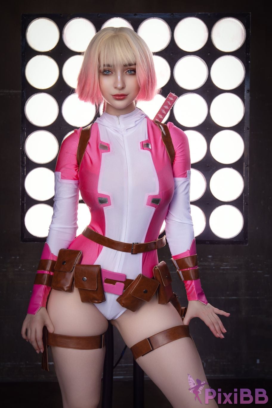 Hologana Gwenpool PixiBB.COM