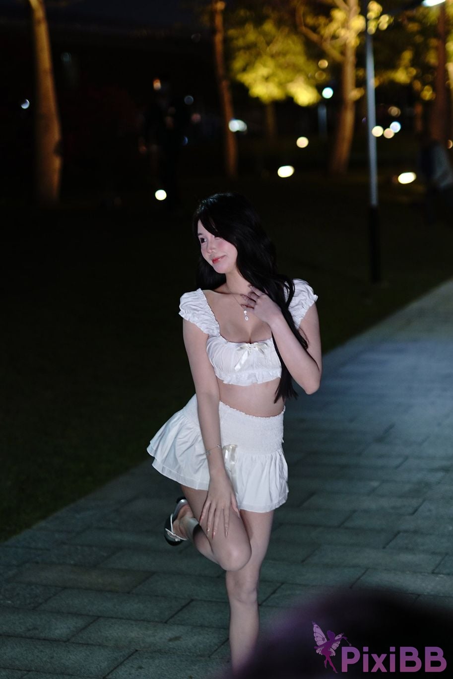 Featured Street Photography Works No.5665 Xiao Sijia white dress PixiBB.COM 013