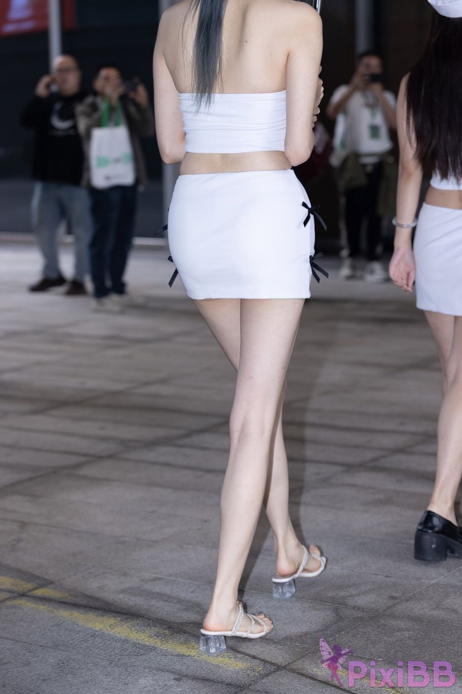 Featured Street Photography Works No.5667 suit white skirt PixiBB.COM 038