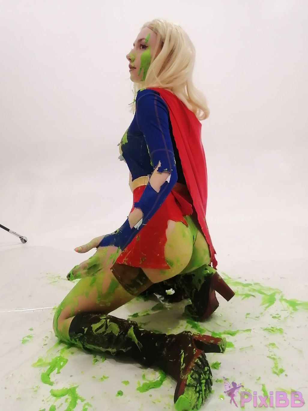 CarryKey Supergirl PixiBB.COM 3