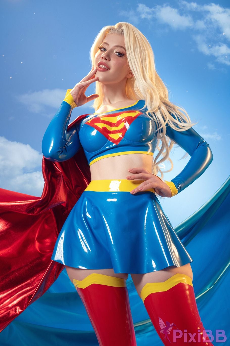 Lada Lyumos Supergirl PixiBB.COM