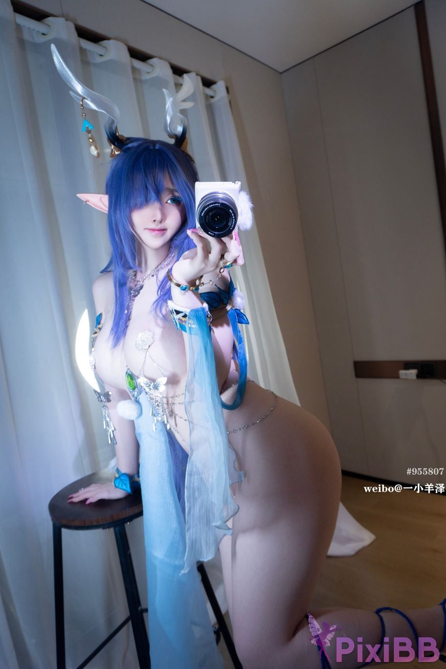 Cosplayer A little Yang Ze yixiaoyangze Frost Bell Silver Deer La Uma PixiBB.COM 037