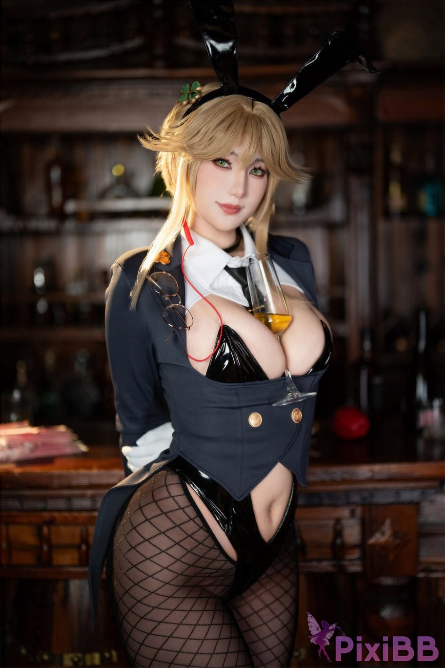 Cosplayer Xinglan is Lanlan and her name Lanmei. Nikke charity Agent Bunny PixiBB.COM 015