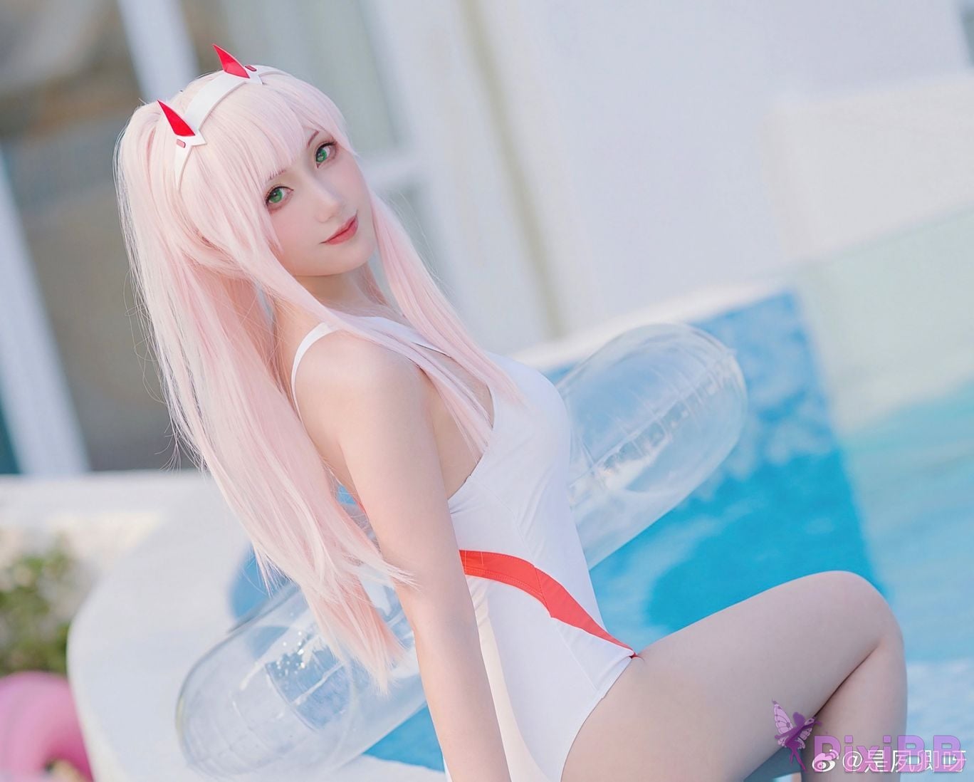 Cosplayer Its Su Qing swimsuit PixiBB.COM 001
