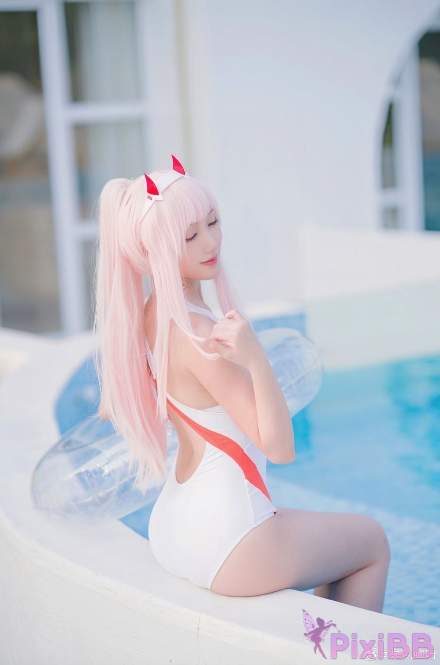 Cosplayer Its Su Qing swimsuit PixiBB.COM 009