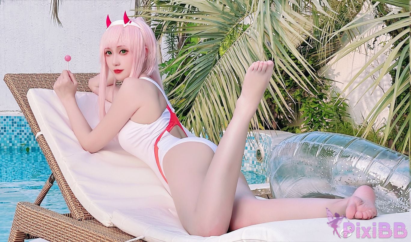 Cosplayer Its Su Qing swimsuit PixiBB.COM 015