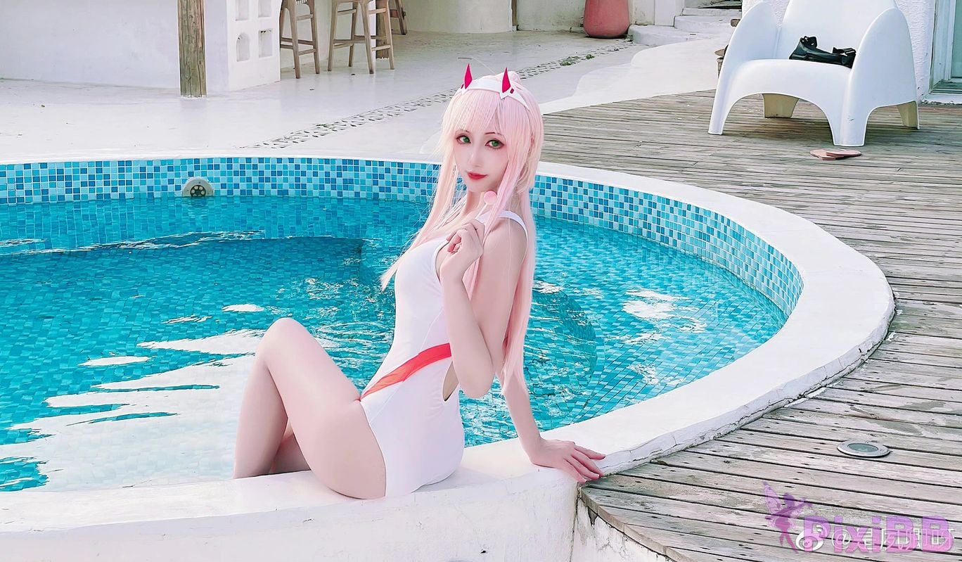 Cosplayer Its Su Qing swimsuit PixiBB.COM 017