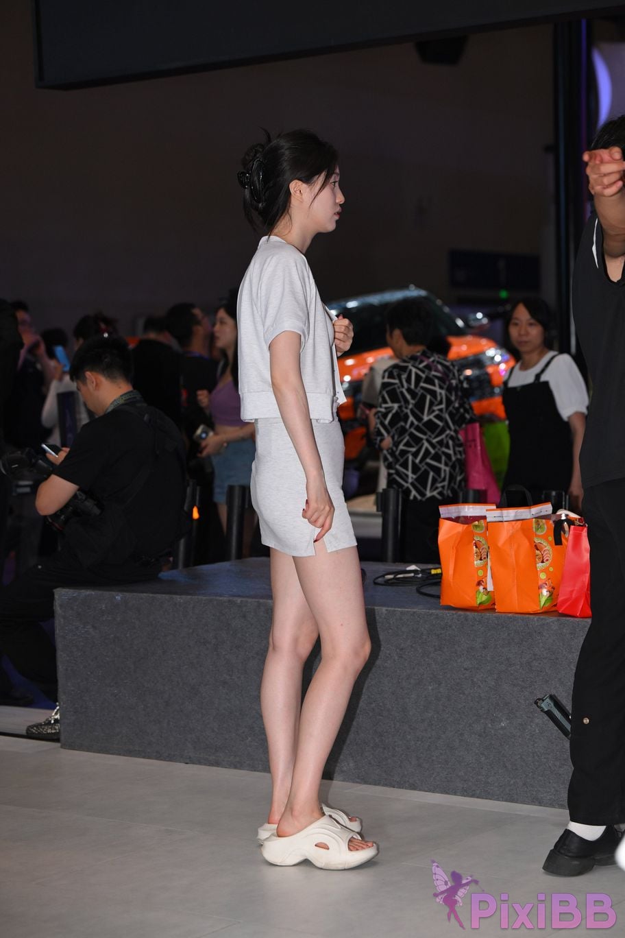 Featured Street Photography Works No.5678 Girl next door with beautiful legs PixiBB.COM 039