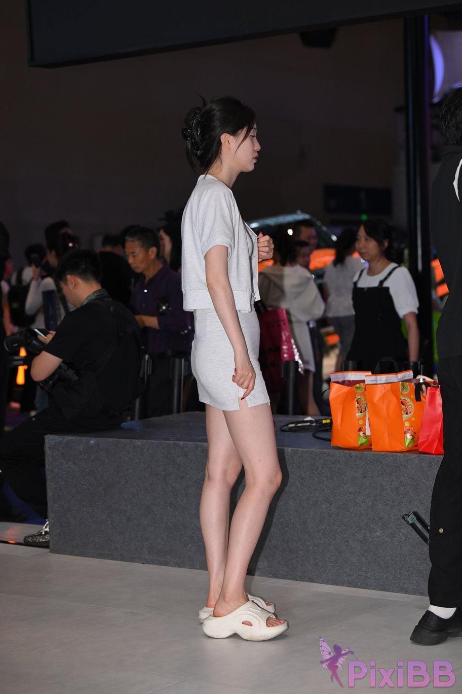 Featured Street Photography Works No.5678 Girl next door with beautiful legs PixiBB.COM 041