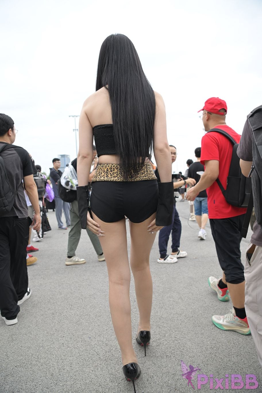 Featured Street Photography Works No.5680 Long legs leopard print PixiBB.COM 068