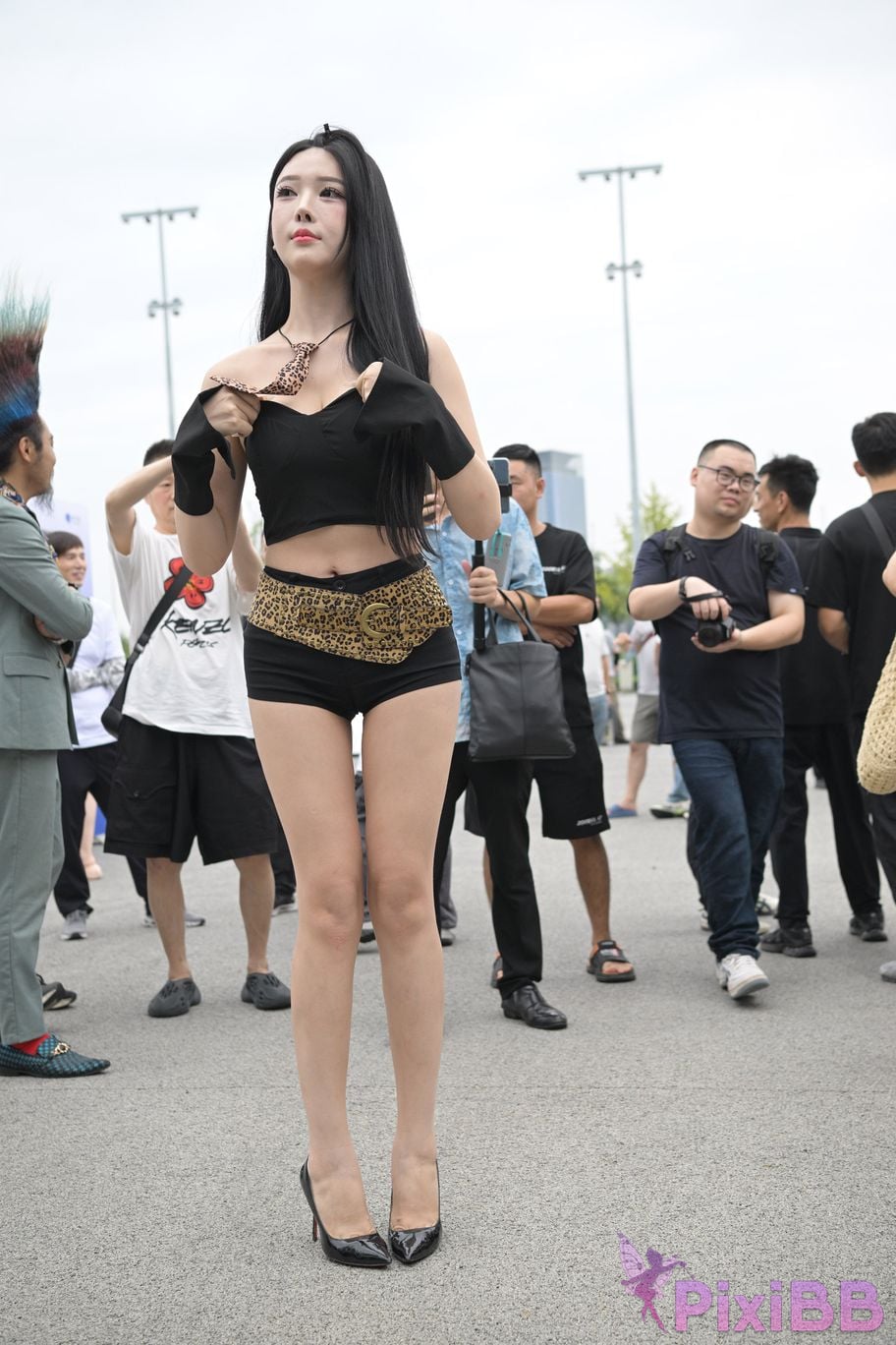 Featured Street Photography Works No.5680 Long legs leopard print PixiBB.COM 121