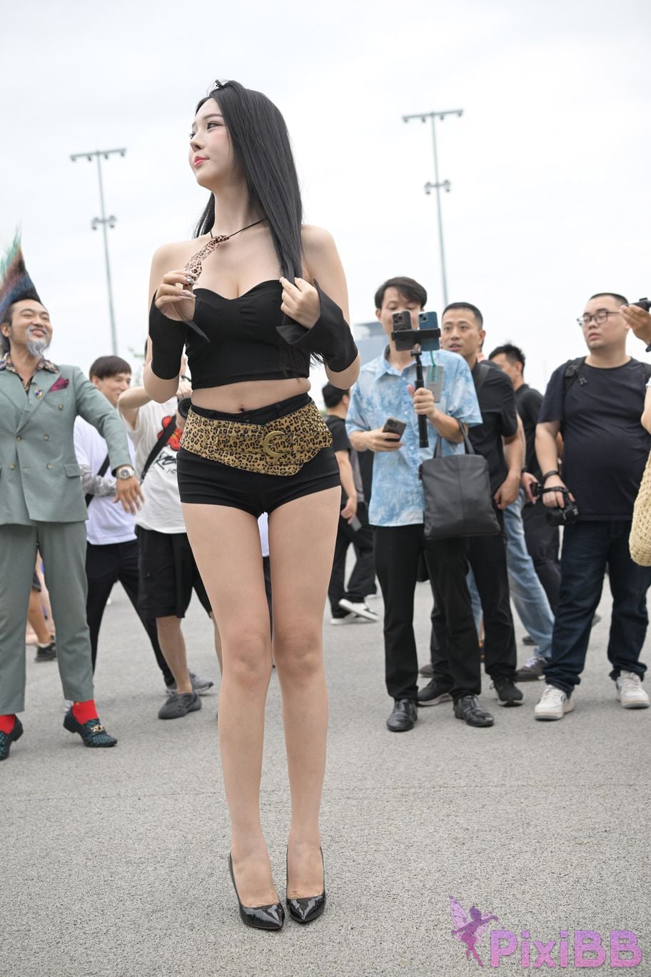 Featured Street Photography Works No.5680 Long legs leopard print PixiBB.COM 124