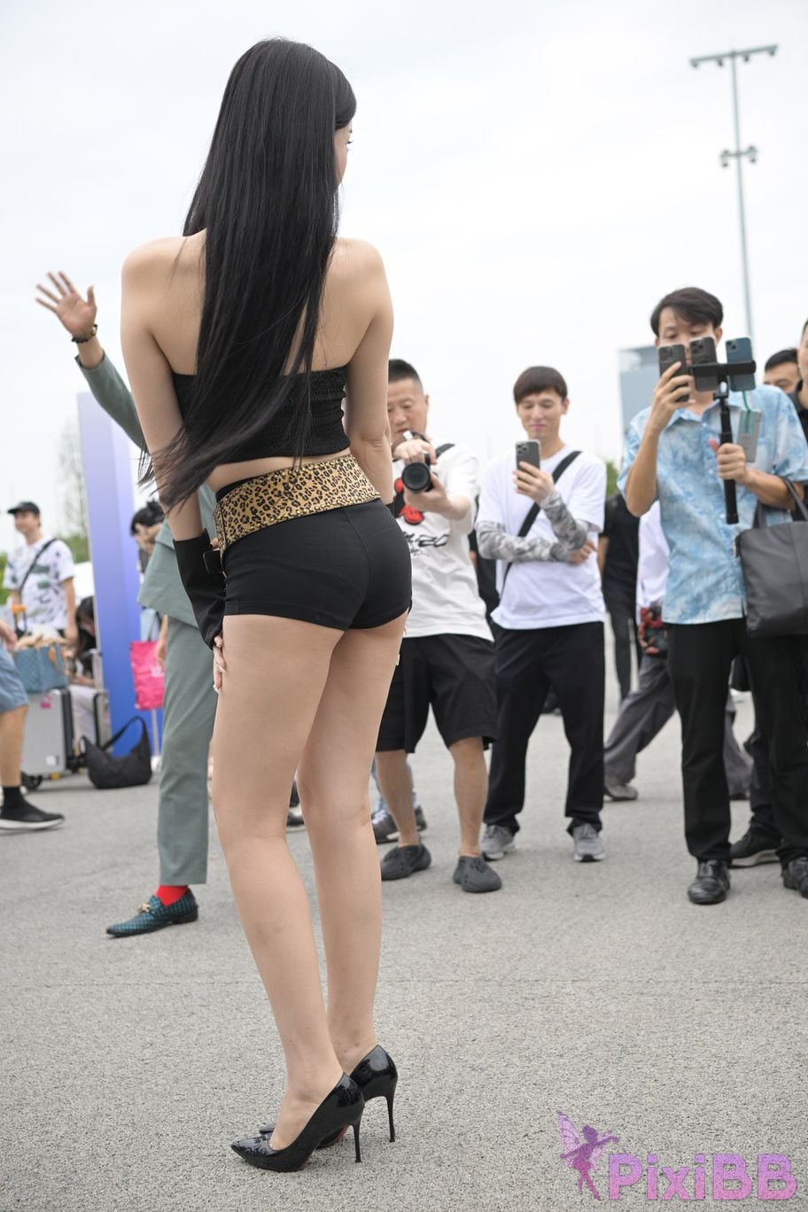 Featured Street Photography Works No.5680 Long legs leopard print PixiBB.COM 126