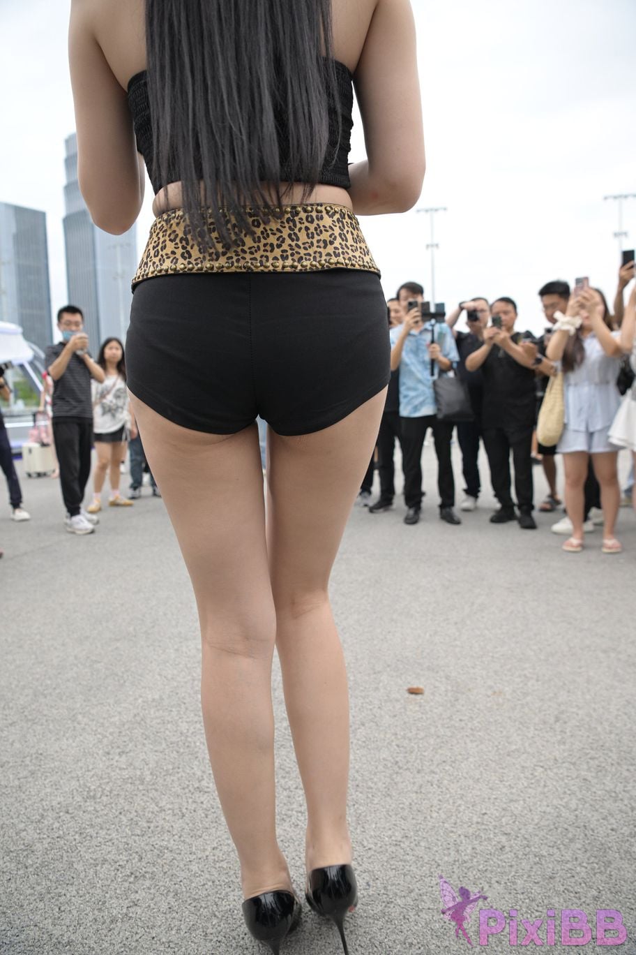 Featured Street Photography Works No.5680 Long legs leopard print PixiBB.COM 137