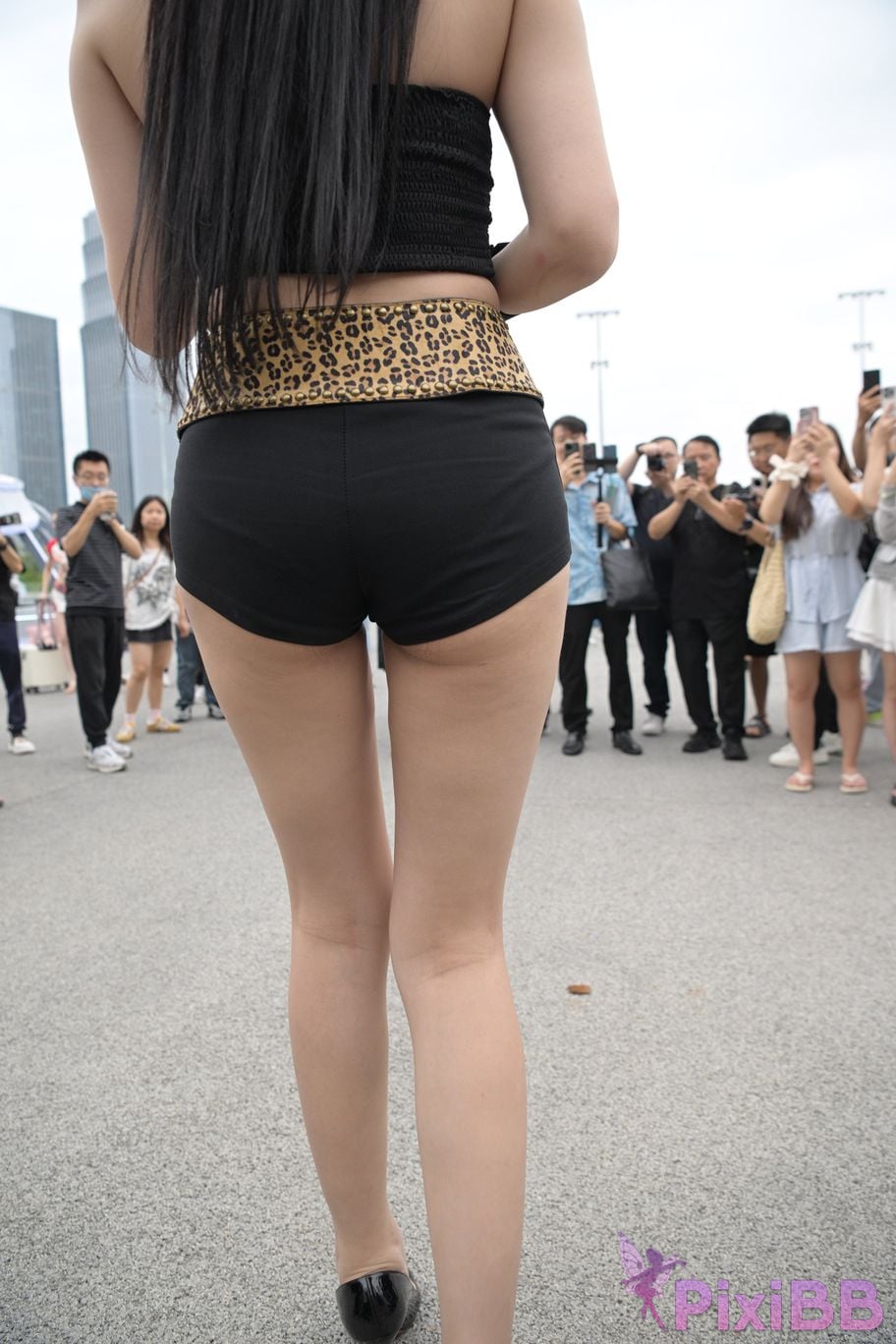Featured Street Photography Works No.5680 Long legs leopard print PixiBB.COM 138