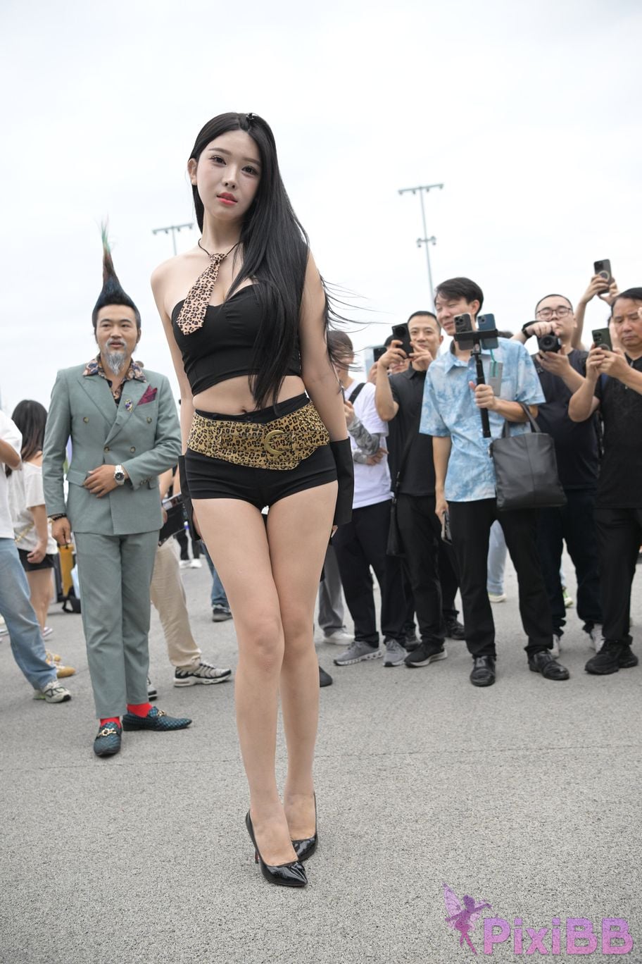 Featured Street Photography Works No.5680 Long legs leopard print PixiBB.COM 145