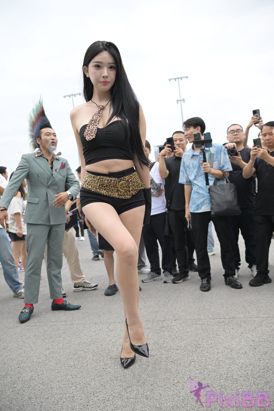 Featured Street Photography Works No.5680 Long legs leopard print PixiBB.COM 146