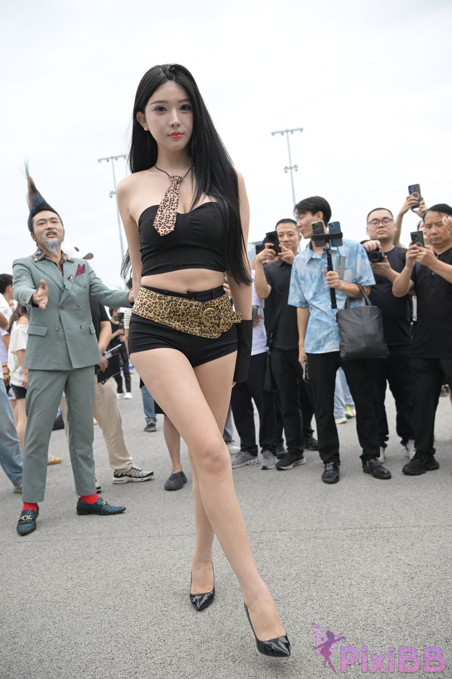 Featured Street Photography Works No.5680 Long legs leopard print PixiBB.COM 147