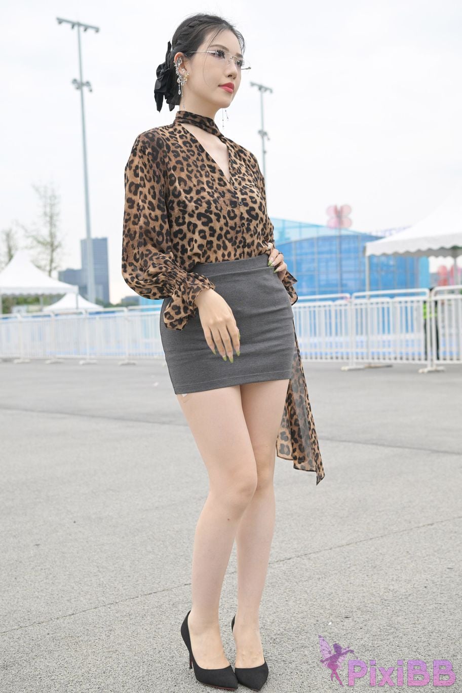 Featured Street Photography Works No.5680 Long legs leopard print PixiBB.COM 157