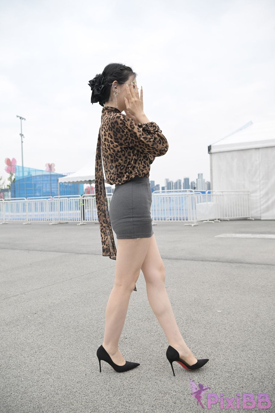 Featured Street Photography Works No.5680 Long legs leopard print PixiBB.COM 163