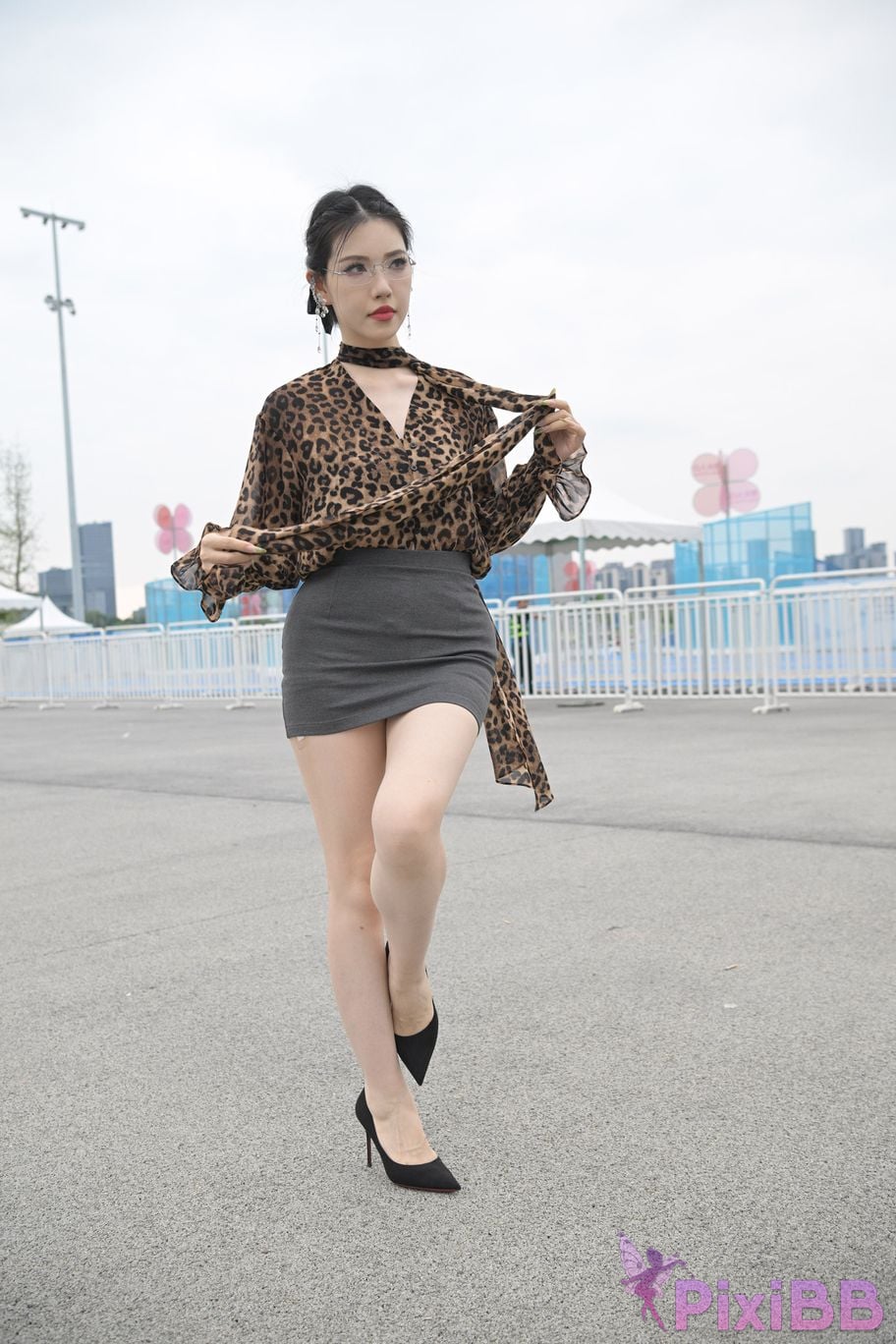 Featured Street Photography Works No.5680 Long legs leopard print PixiBB.COM 168