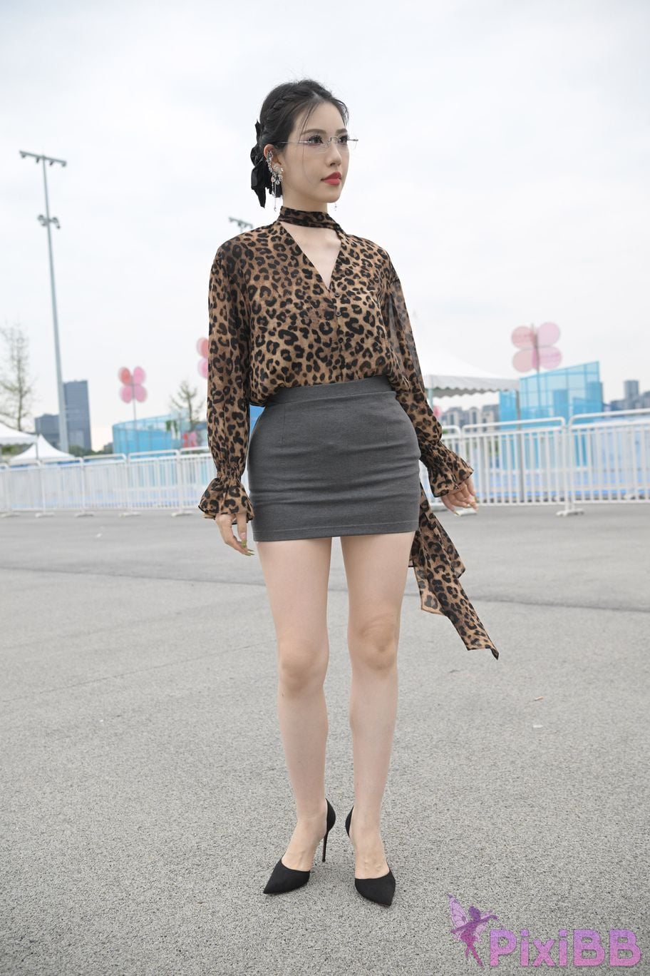 Featured Street Photography Works No.5680 Long legs leopard print PixiBB.COM 173
